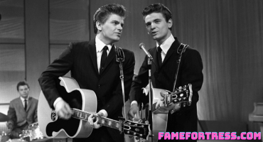 where did the everly brothers grow up-min